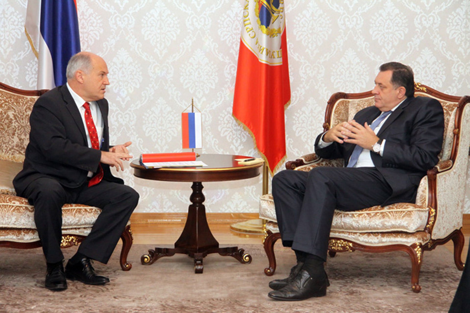 Dodik imenoval Valentina Inzka s klovnom mednarodne skupnosti