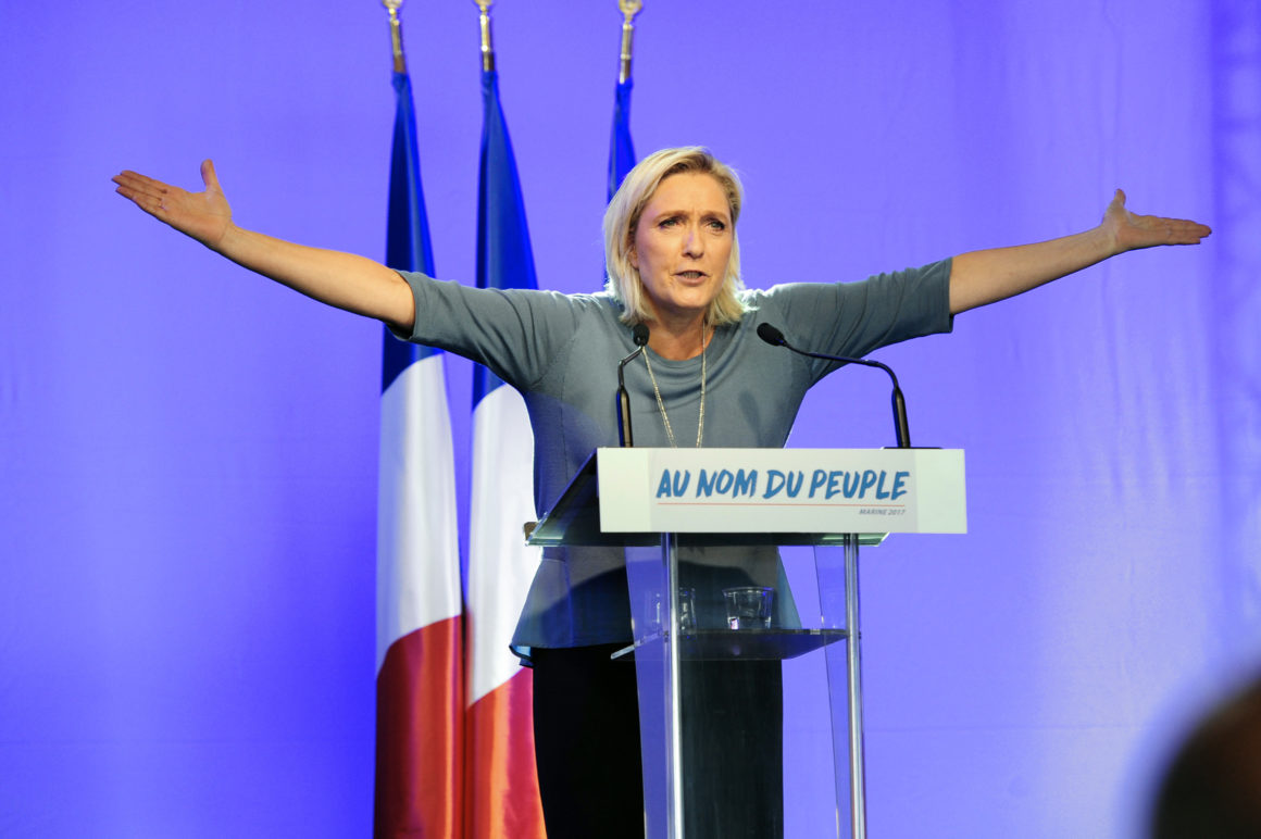 Šokantna odločitev: Evropski parlament ukinil imuniteto Marine le Pen