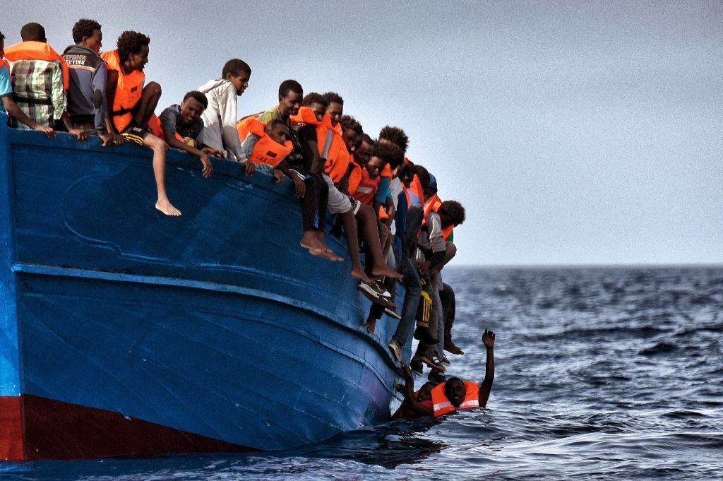 Migrantska pomorska ofenziva na Evropo: IOM opozarja, da jih je vse več in da kaj takega še niso videli