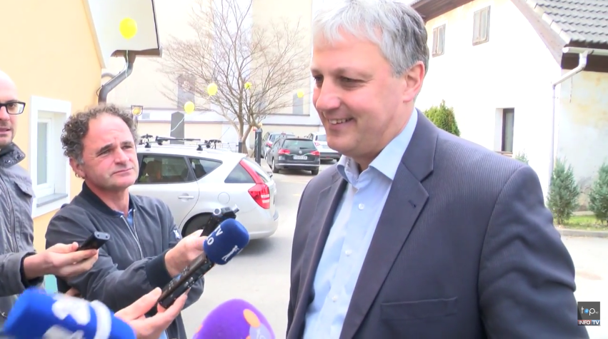 (VIDEO) Novi predsednik stranke Glas za otroke in družine Aleš Primc proti deportaciji sirske družine Korba-Sulejman