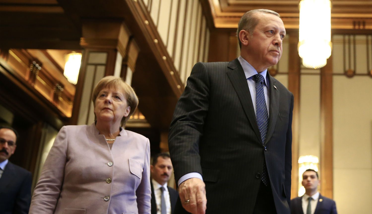 Turčija besna nad Nemčijo: nemškemu veleposlaniku vročila protestno noto!