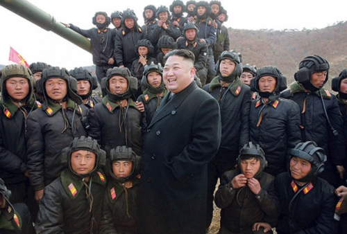 Kim Jong Un grozi ZDA: Jedrski obračun se lahko začne 15. aprila! Grozi tudi južnokorejskim nuklearkam.