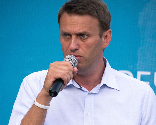 Vodja ruske opozicije Navalni obsojen zaradi filma o Medvedevu