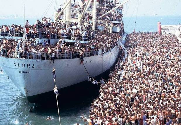 Rim od EU zahteva nujno pomoč: Italija bi v nasprotnem spustila migrante v zahodno Evropo!
