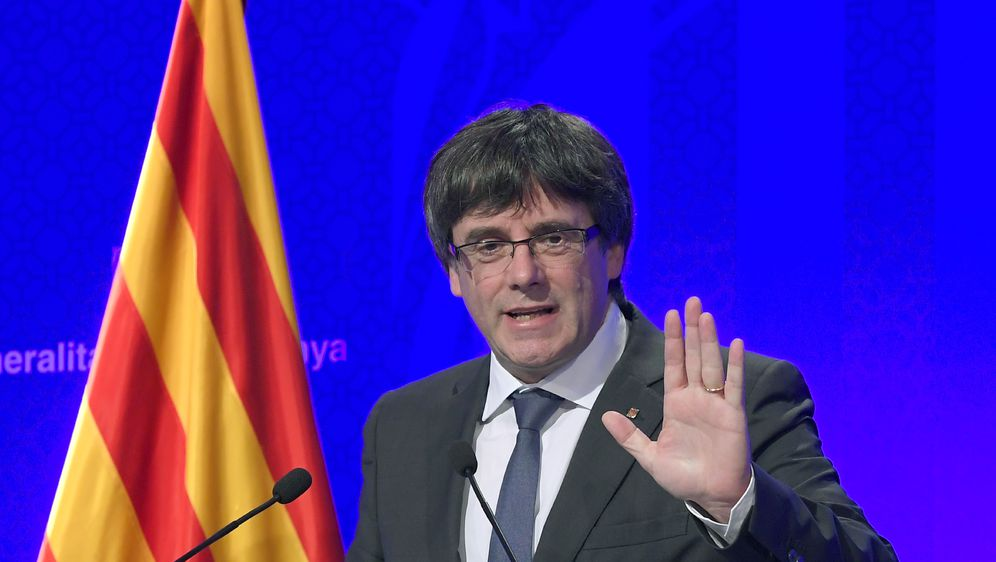 Puigdemon sporočil Španiji: To je najhujši napad na Katalonijo od Francove diktature, ne sprejemamo ukinitve avtonomije!