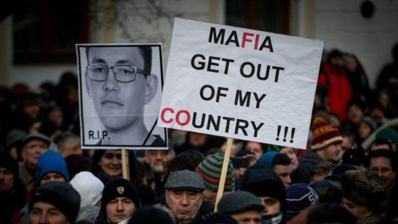 Slovaška vlada pred razpadom: Koalicijska stranka želi predčasne volitve po uboju slovaškega novinarja Jana Kuciaka