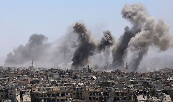 (VIDEO) Nov napad na Sirijo: Eksplozije tako močne, da so izzvale potres! 40 mrtvih!