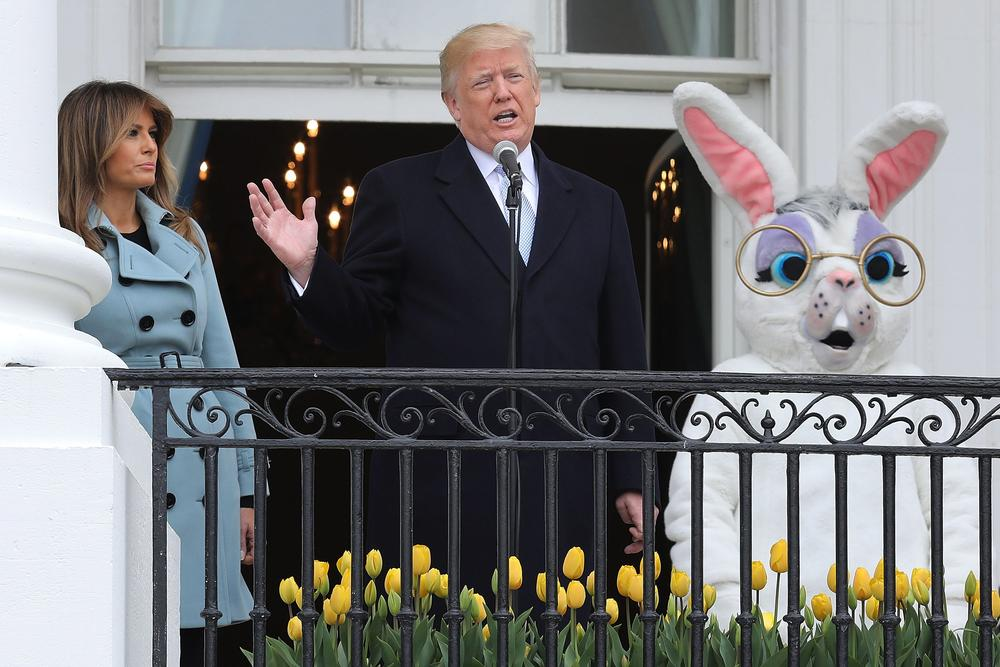 (VIDEO) Trump in Melania navdušila otroke pred Belo hišo za velikonočne praznike