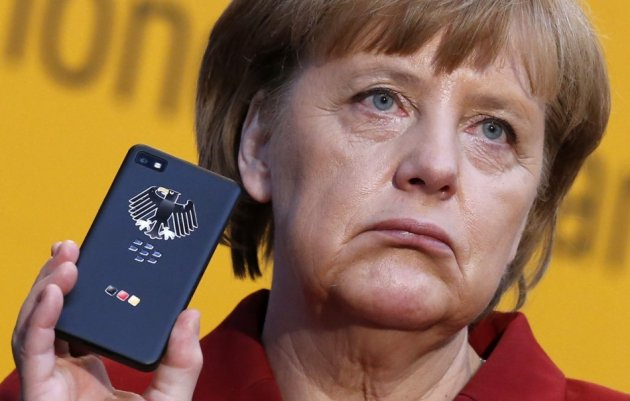 Evropa in ZDA nikoli slabše: začelo se je s prisluškovanjem Angeli Merkel in prišlo do roba trgovinske vojne