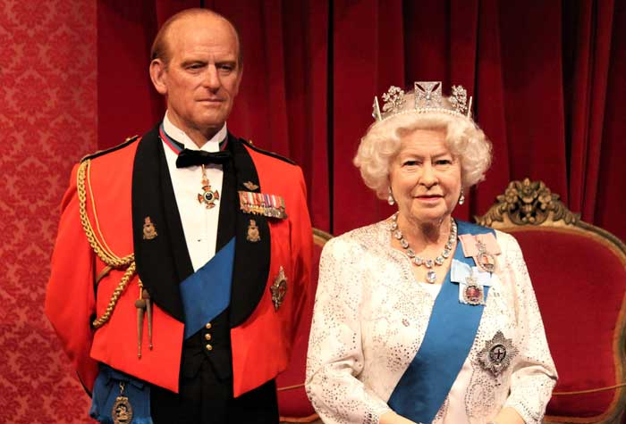 Knjiga o spolnem življenju kraljice Elizabete izzvala bes v Britaniji