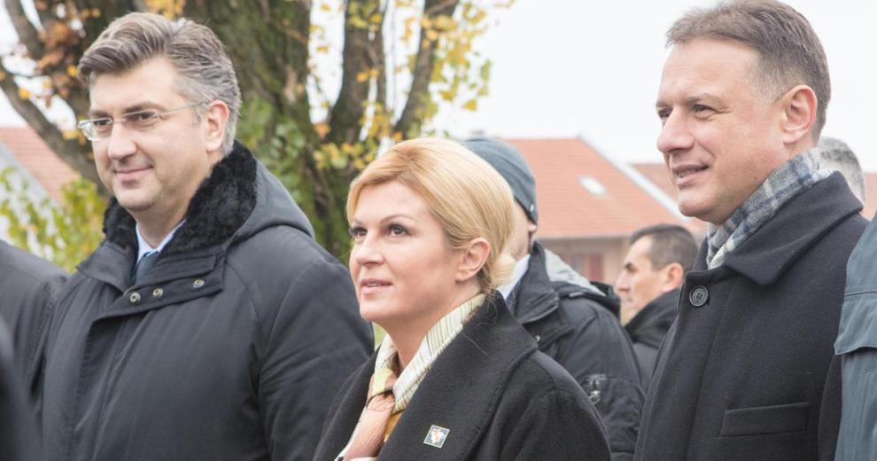 Na Hrvaškem so na svečani slovesnosti v Brezovici obeležili Dan boja proti fašizmu brez predsednice Kolinde Grabar-Kitarović in predsednika vlade Andreja Plenkovićai!