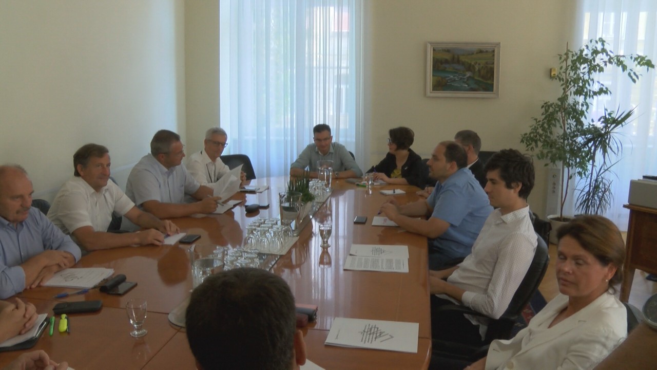 (VIDEO) Peterica danes v DZ s kandidaturo Šarca za predsednika vlade – Marjan Šarec bo za mandatarja izvoljen z glasovi Levice Luke Mesca