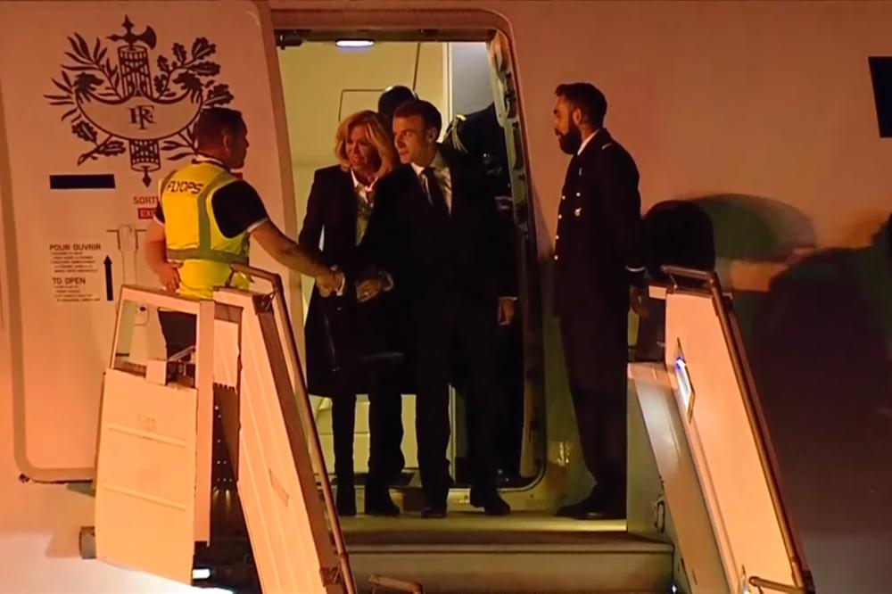 Francoski predsednik Macron prispel na G20: Na letališču ga je pričakala prazna preproga!