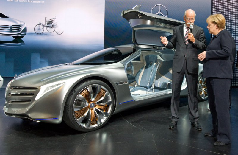 E-mobilnost: Daimler Mercedes-Benz bo vložil 20 milijard evrov za nakup električnih baterij