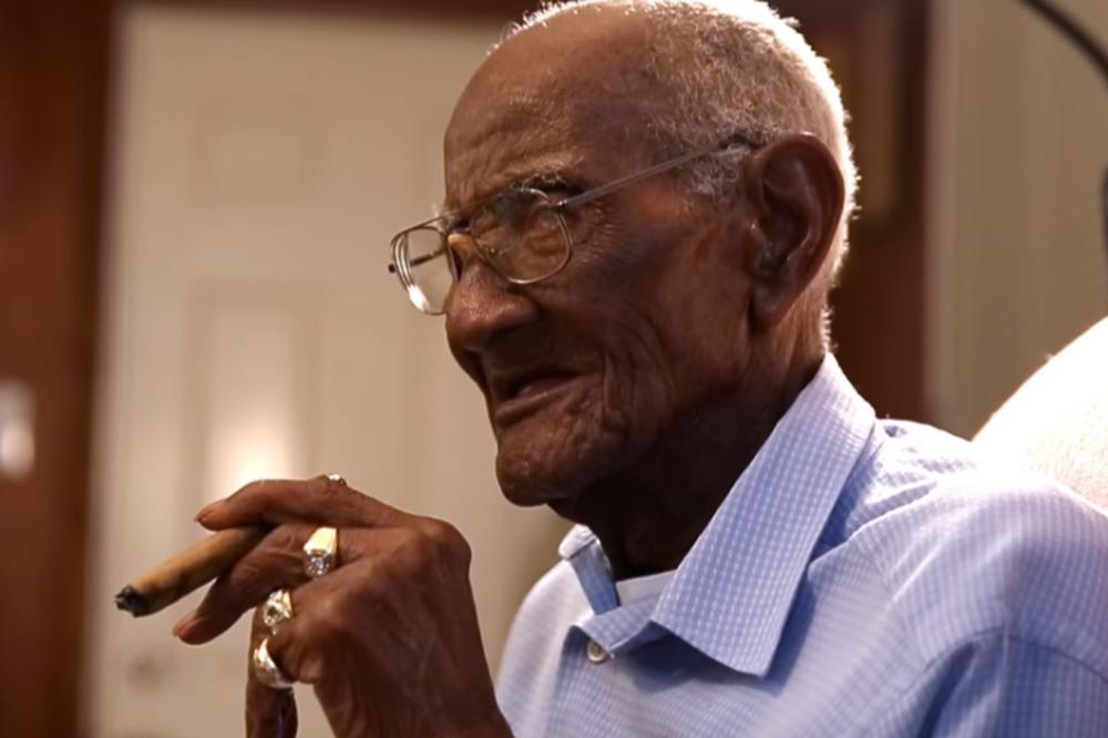 (VIDEO) Umrl je najstarejši Američan: Živel je 113 let, njegov recept za dolgo življenje je šokiral vse!