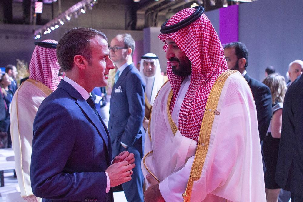(VIDEO) Tajni pogovor Macrona s kronskim princem Mohamedom bin Salmanom: Zaskrbljen sem…nikoli me ne poslušaš!