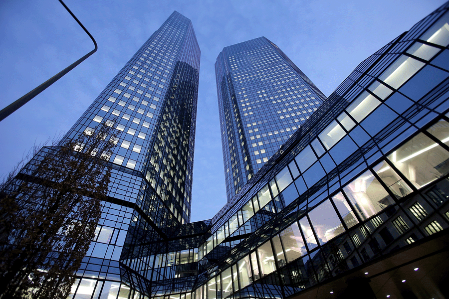 Deutsche Bank oprala 185 milijard dolarjev?