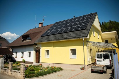 Izgradnjo domače sončne elektrarne je GEN I Sonce zaupalo že več kot 700 gospodinjstev
