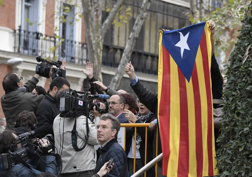 Začelo se je sojenje katalonskim politikom, obtoženim za upor proti Španiji