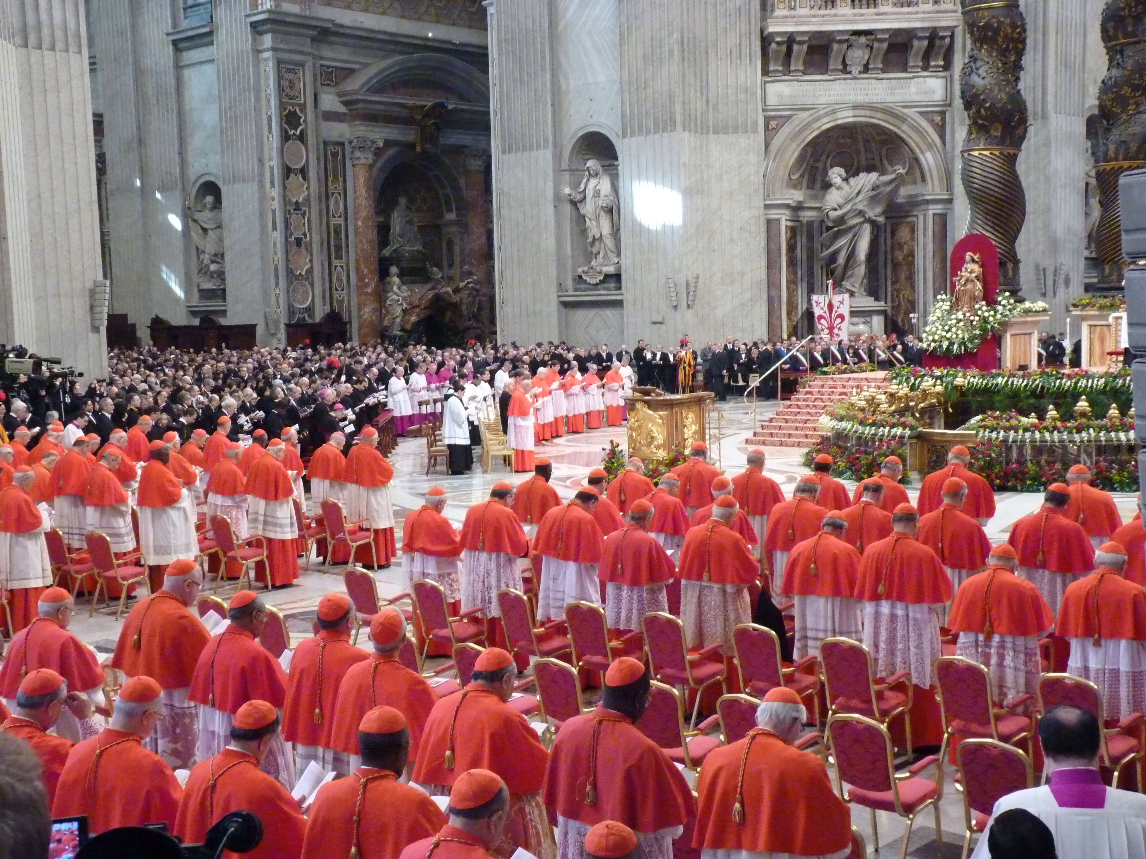 Vatikan je priznal, da ima tajna navodila za duhovnike, ki imajo nezakonske otroke