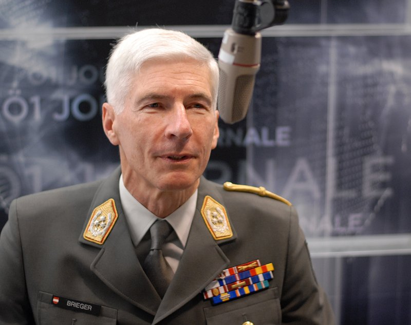 Alarmantno opozorilo načelnika avstrijskega Generalštaba: Naša vojska zaradi neprestanega varčevanja ne more več braniti države!