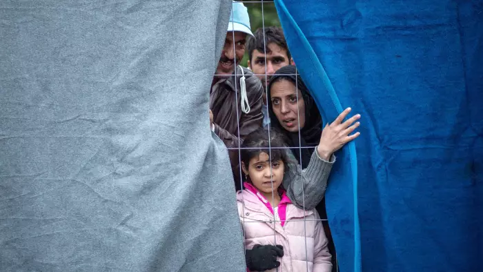 Avstrija uvedla policijsko uro za azilante: Azilni centri odslej Centri za deportacijo!