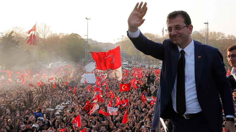 V Istanbulu odprli volišča: Bo Erdogan ponovno izgubil?