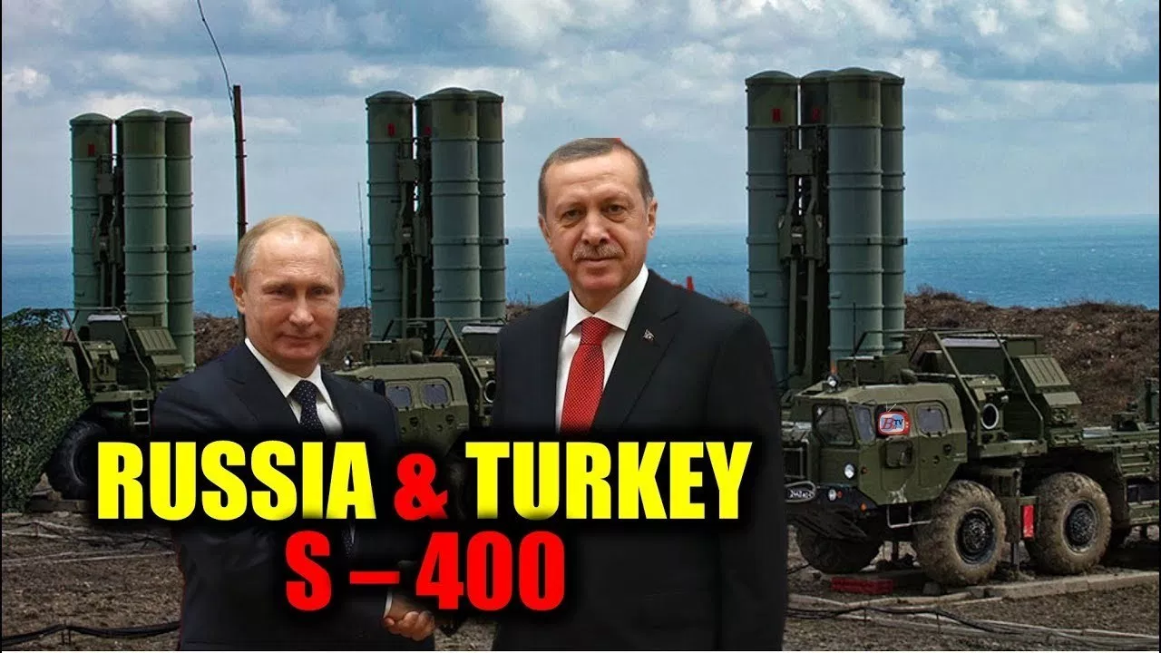(VIDEO) ZDA tega ne morejo več mirno opazovati: V Turčijo prispeli še dve letali z ruskim S-400