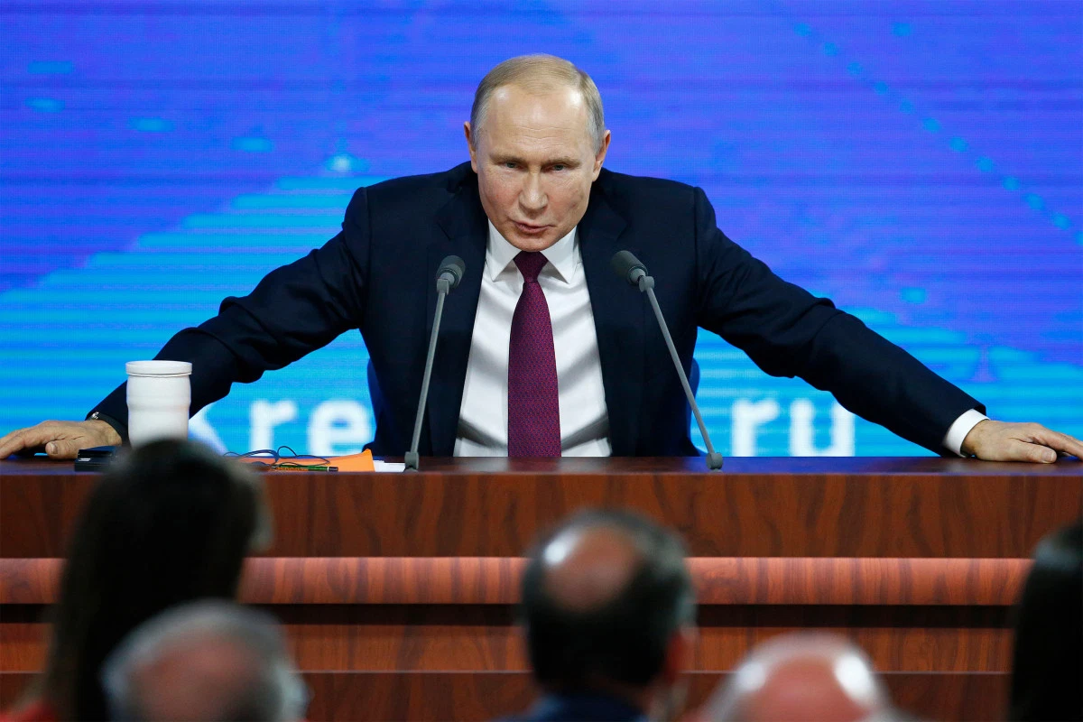 Ali predsednik Ruske federacije Vladimir Putin pripravlja nove spremembe ruske notranje in zunanje politike ali pa je naloga novih ustavnih amandmajev le zagotoviti tihi “tranzit moči”?
