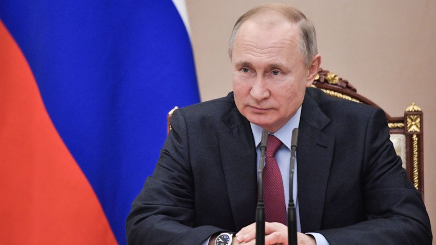 “Trgi v rdečem”: Ko imperij udari nazaj ali kako je ruski predsednik Vladimir Putin strmoglavil cene nafte