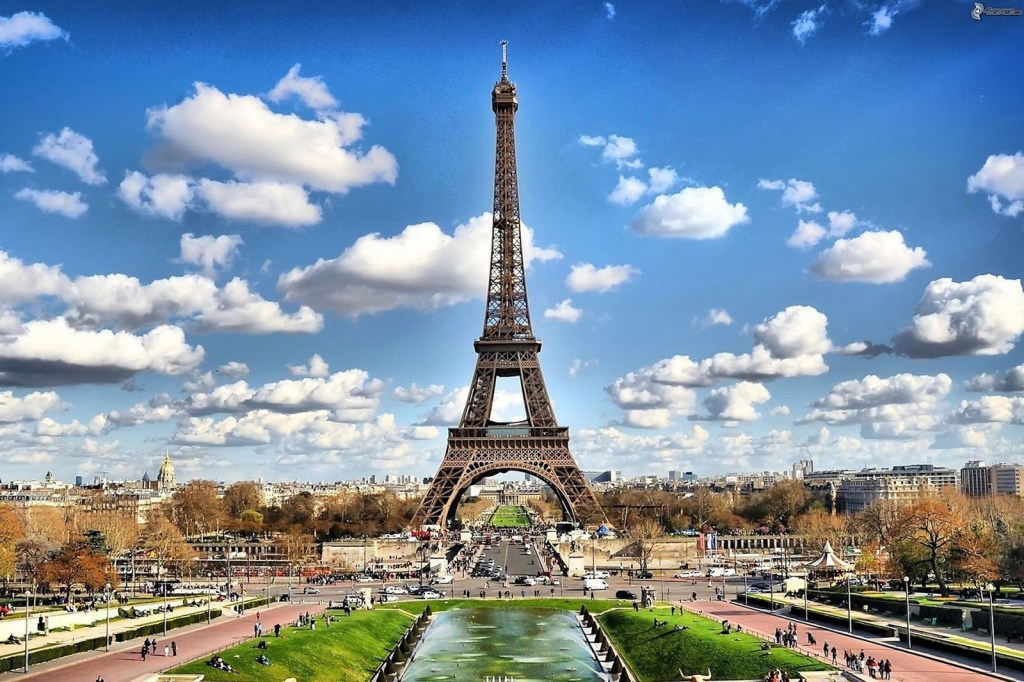 Sledi koronavirusa najdene v vodi – V Parizu so zaprli dele vodovodnega omrežja