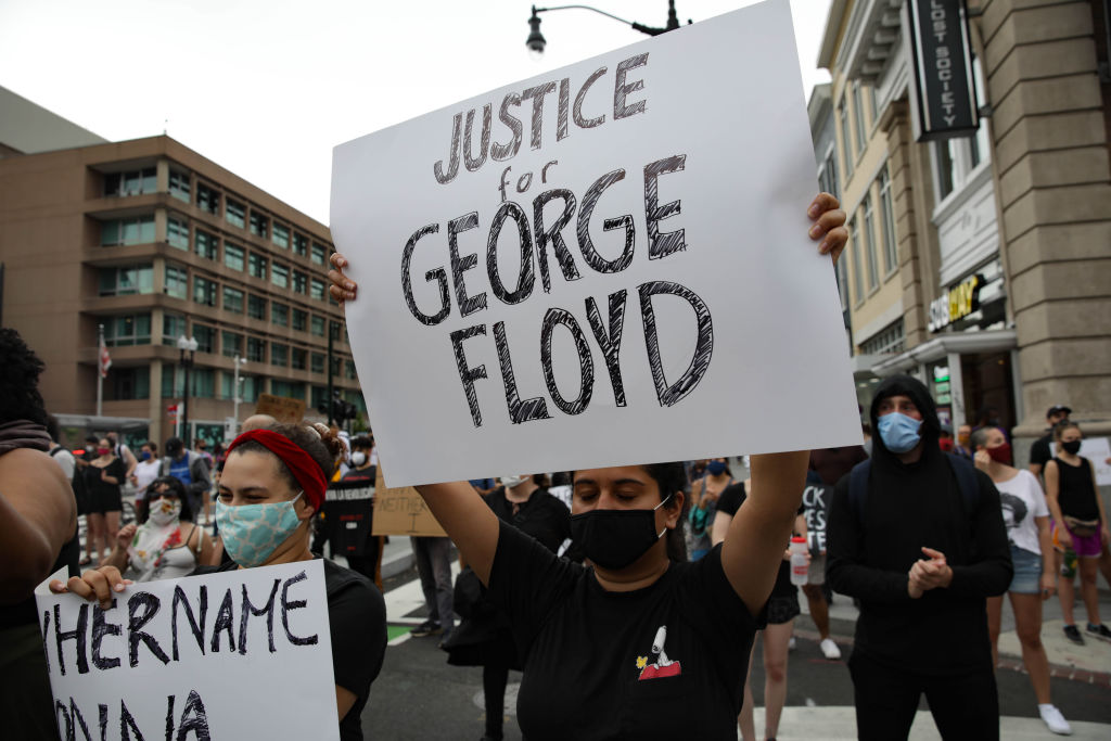 Vsi agenti FBI na terenu: ZDA se pripravljajo na pogreb umorjenega Afroameričana Georgea Floyda