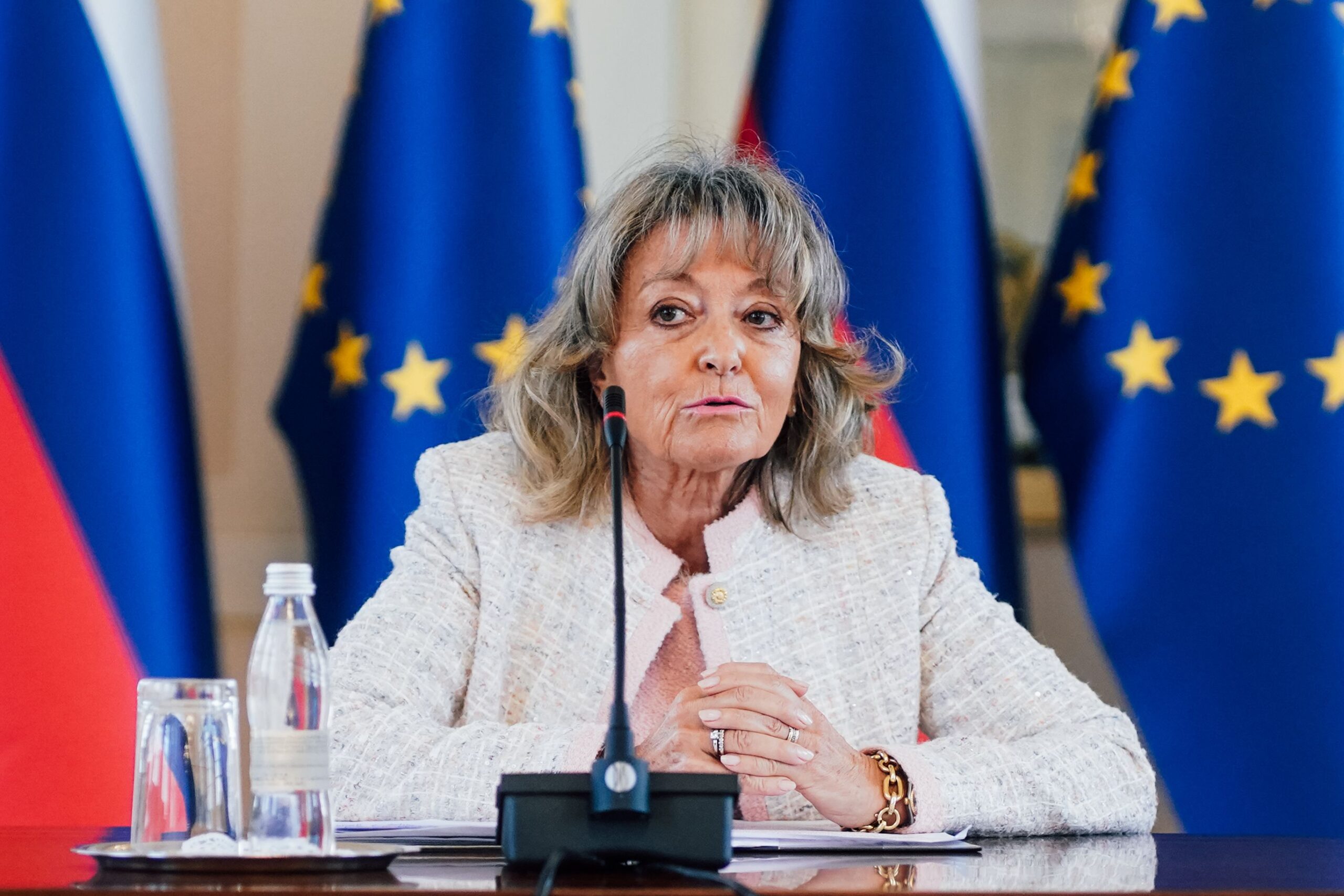 (VIDEO) Kandidatka za ustavno sodnico Barbara Zobec zavrnila medijske zapise, da predstavlja “trdo jedro SDS-a”