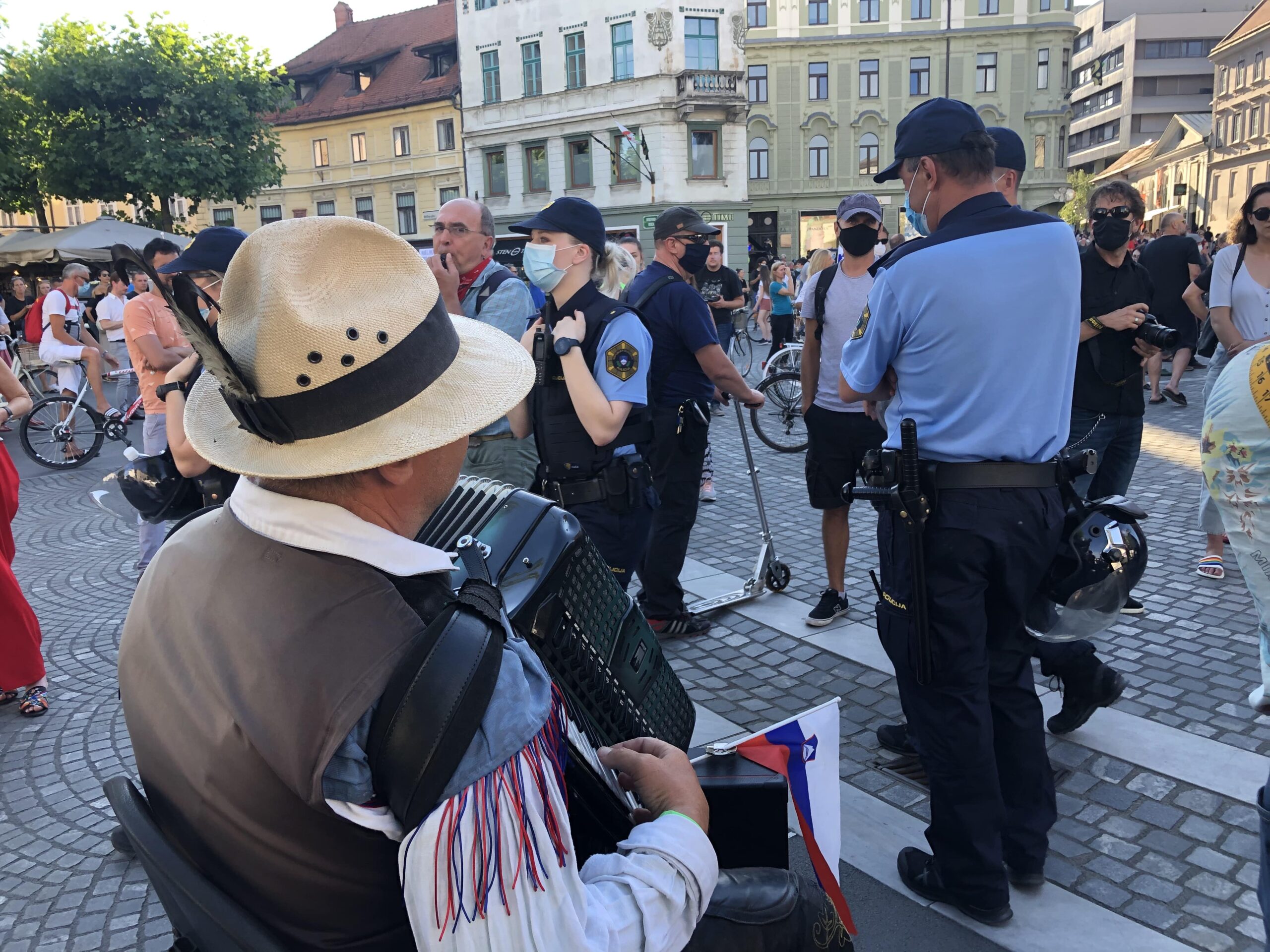 (VIDEO) 12. protivladni protesti – Kolesarji v Ljubljani napovedujejo skupščino