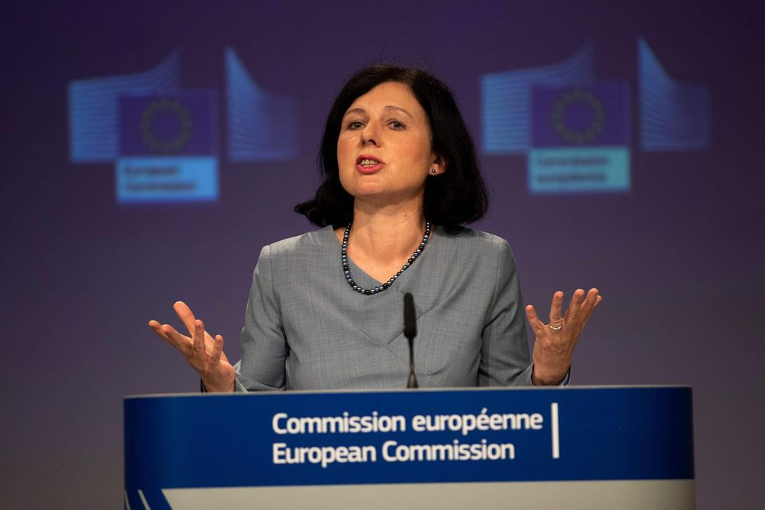 Podpredsednica Evropske komisije: Za pridobitev sredstev EU je potrebno spoštovati pravno državo