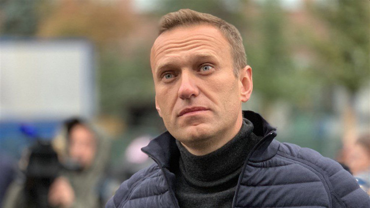 Komu koristi zastrupitev vodje ruske opozicije Alekseja Navalnija?
