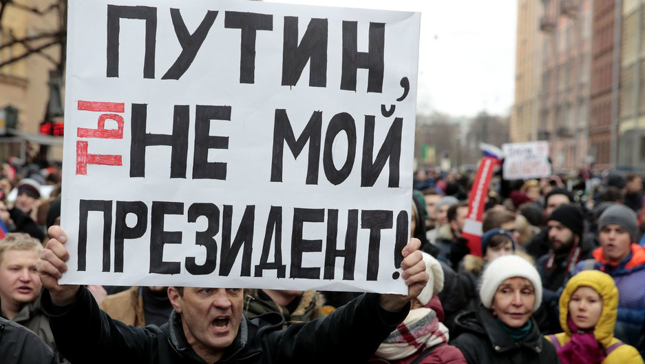 Kremelj ima problem: Regionalne volitve pred vrati – Zastrupitev Navalnega je zgolj vrh ledene gore nezadovoljstva