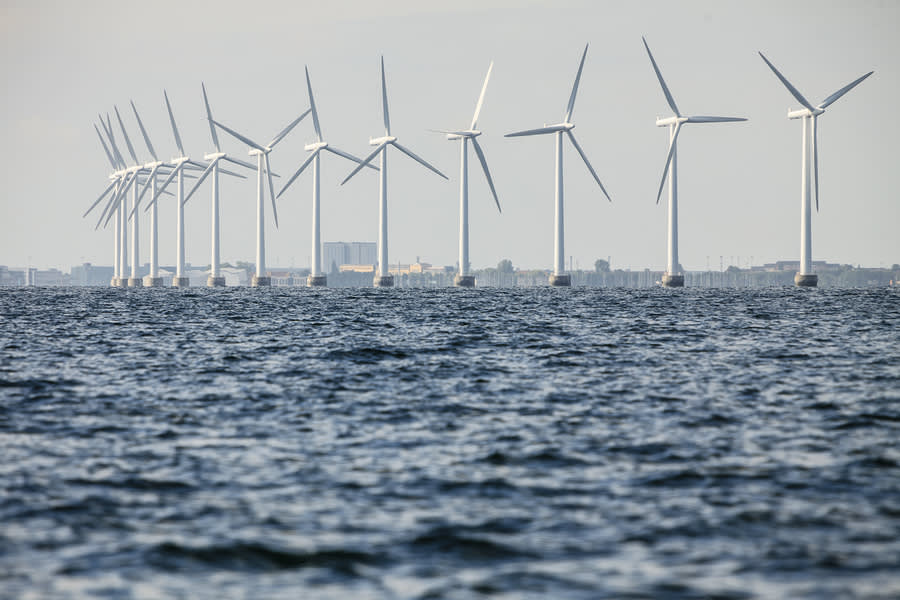 Vetrne elektrarne na morju bi lahko zagotovile približno 900.000 delovnih mest po vsem svetu