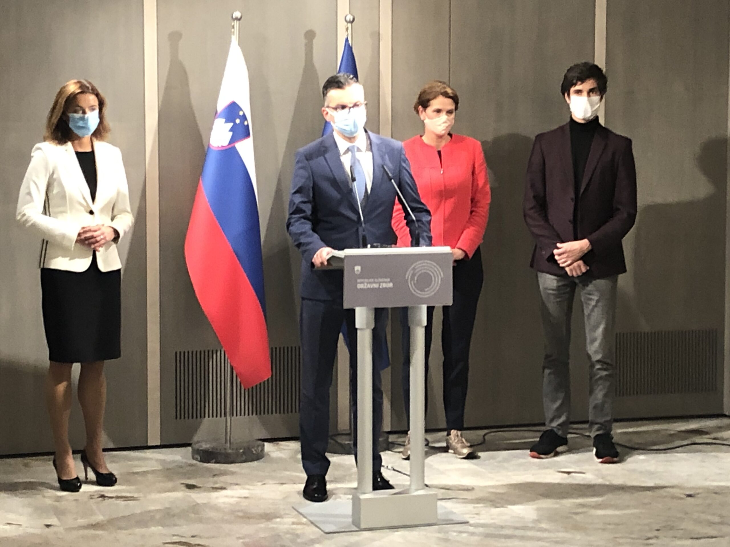 Videospot političnih nasprotnikov “KUL” – koalicije ustavnega roka, ki se zdi simpatičen celo Jožetu P. Damijanu
