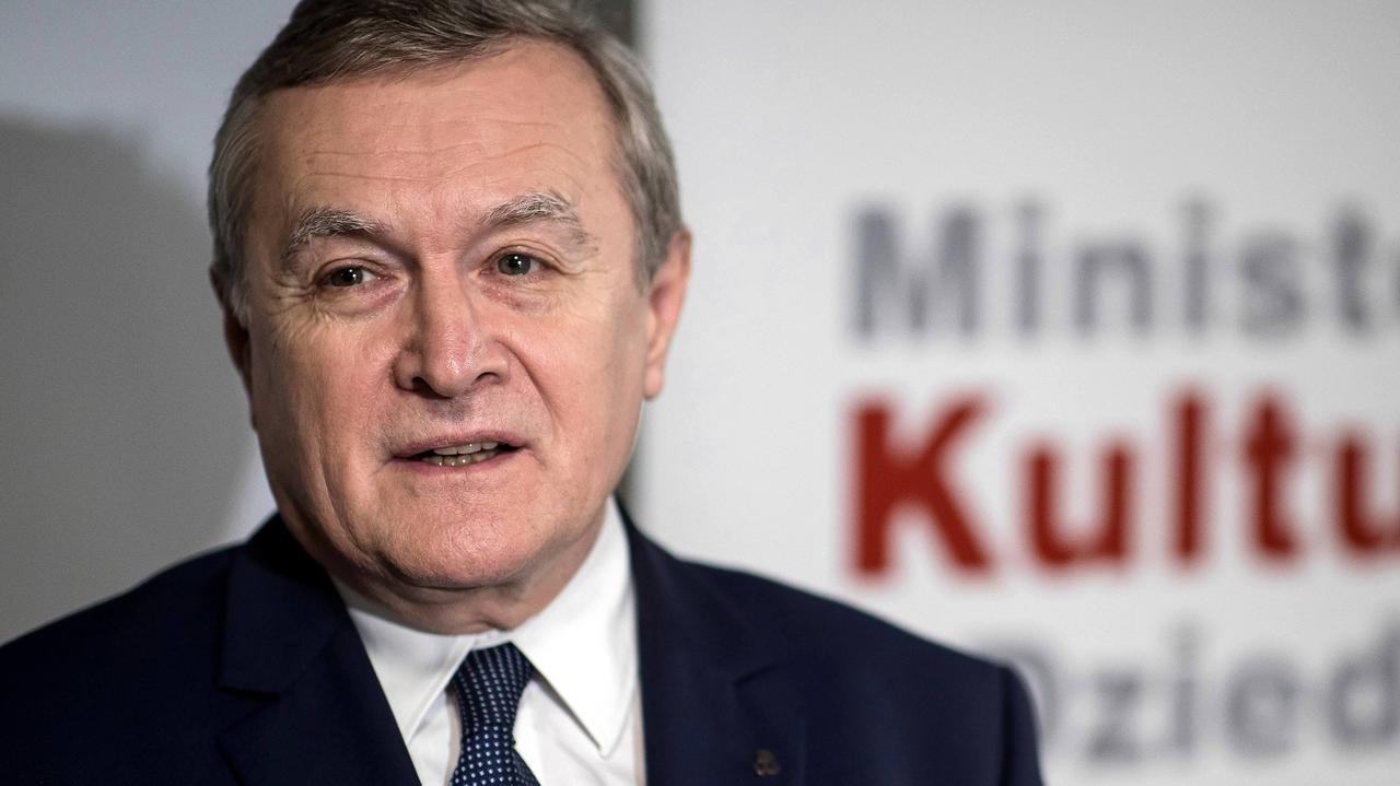 Poljski minister za kulturo: Medije v tuji lasti bi morala prevzeti državna podjetja