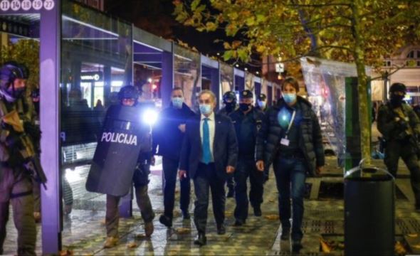 (V ŽIVO) Predstavitev zahteve opozicije za parlamentarno preiskavo političnega vmešavanja v policijo – KUL  Janši in Hojsu očita, da sta na ključne položaje v slovenski policiji postavila kadre SDS