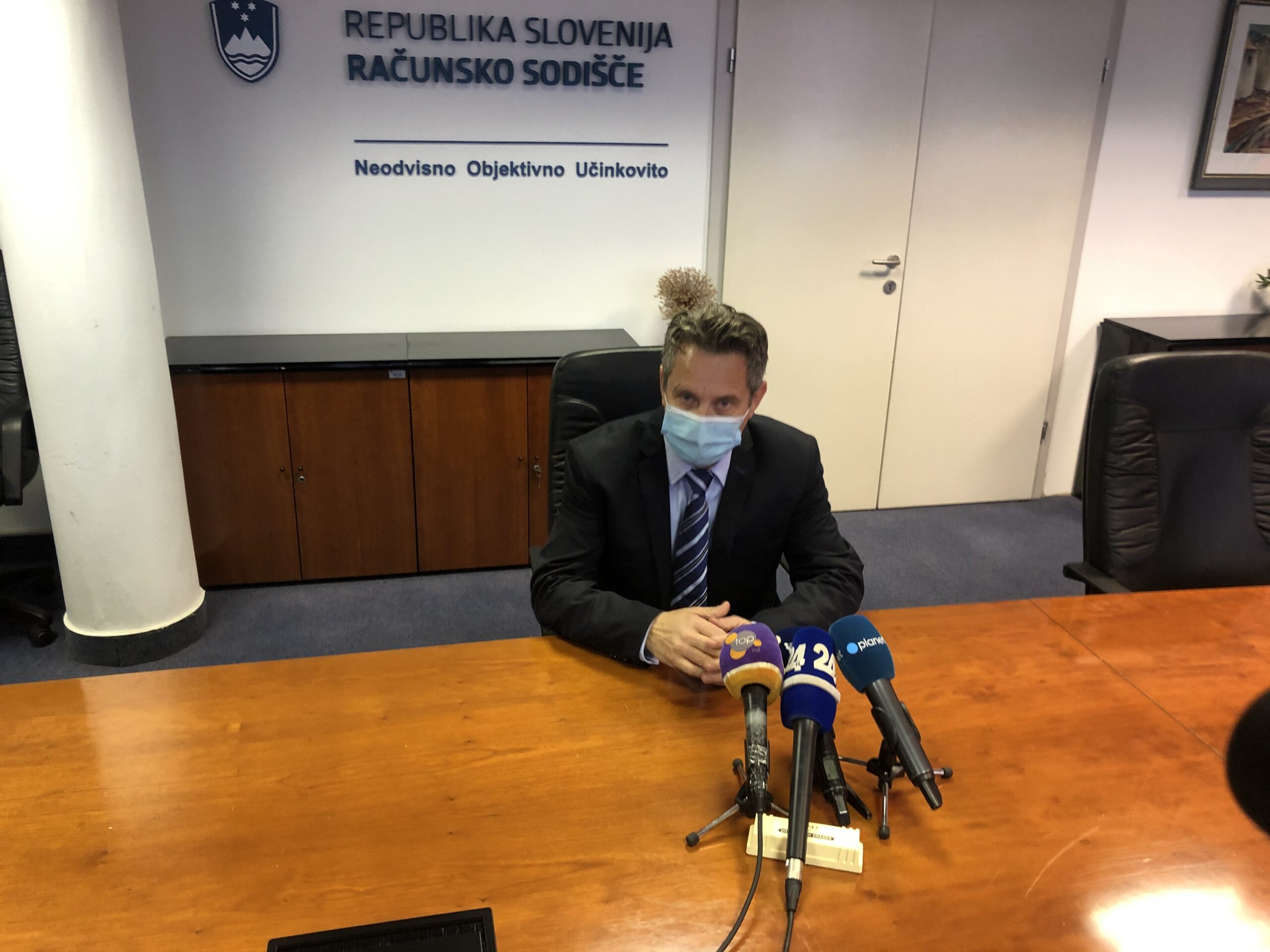 (V ŽIVO) Izjava predsednika Računskega sodišča Tomaža Vesela glede poročila o nabavah medicinske opreme