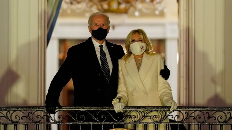 Prvi ameriški par spremenil dekoracijo v Beli hiši: Selitev je trajala 5 ur, takšna je nova podoba predsedniške rezidence