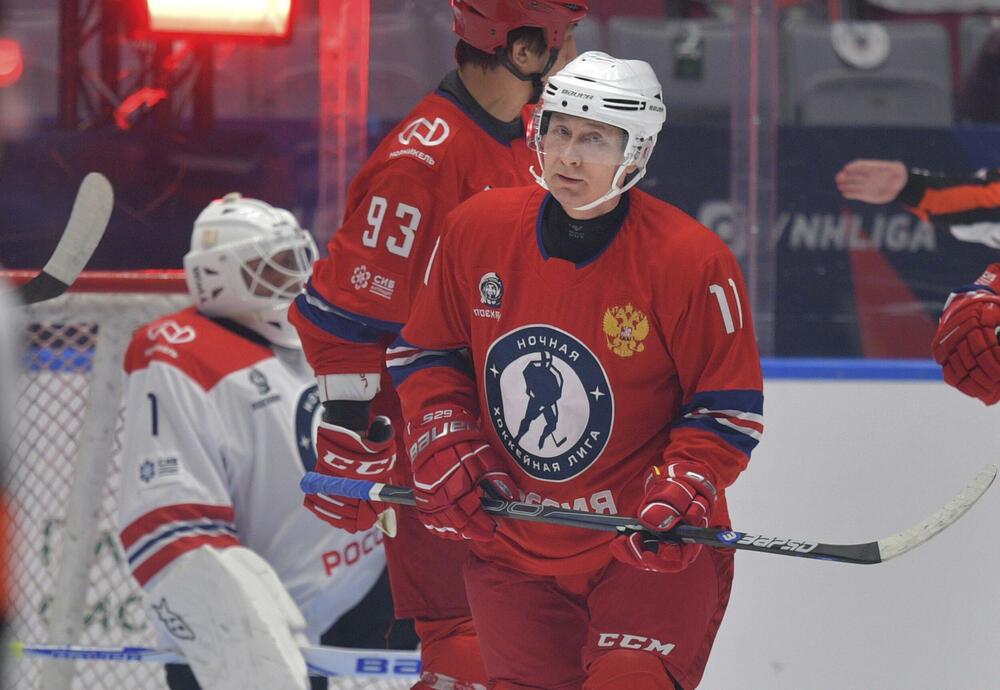 Putin na ledu! Ruski predsednik prvič od začetka pandemije igral hokej, dosegal je 10 zadetkov!