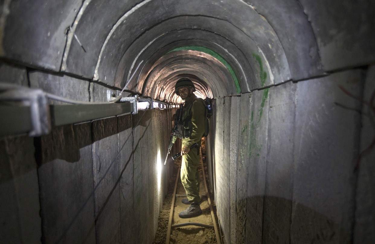 Izrael sporočil, da je uničil tunele Hamasa – Zadeli tovarno orožja in poveljnikovo hišo