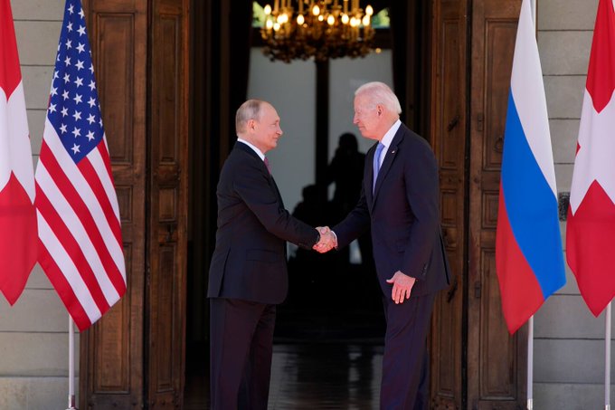 Srečanje Bidna in Putina v Ženevi končano – Pogovori, ki  so trajali tri ure in pol, dali prvi rezultat: ZDA in Rusija dosegli dogovor o vrnitvi veleposlanikov