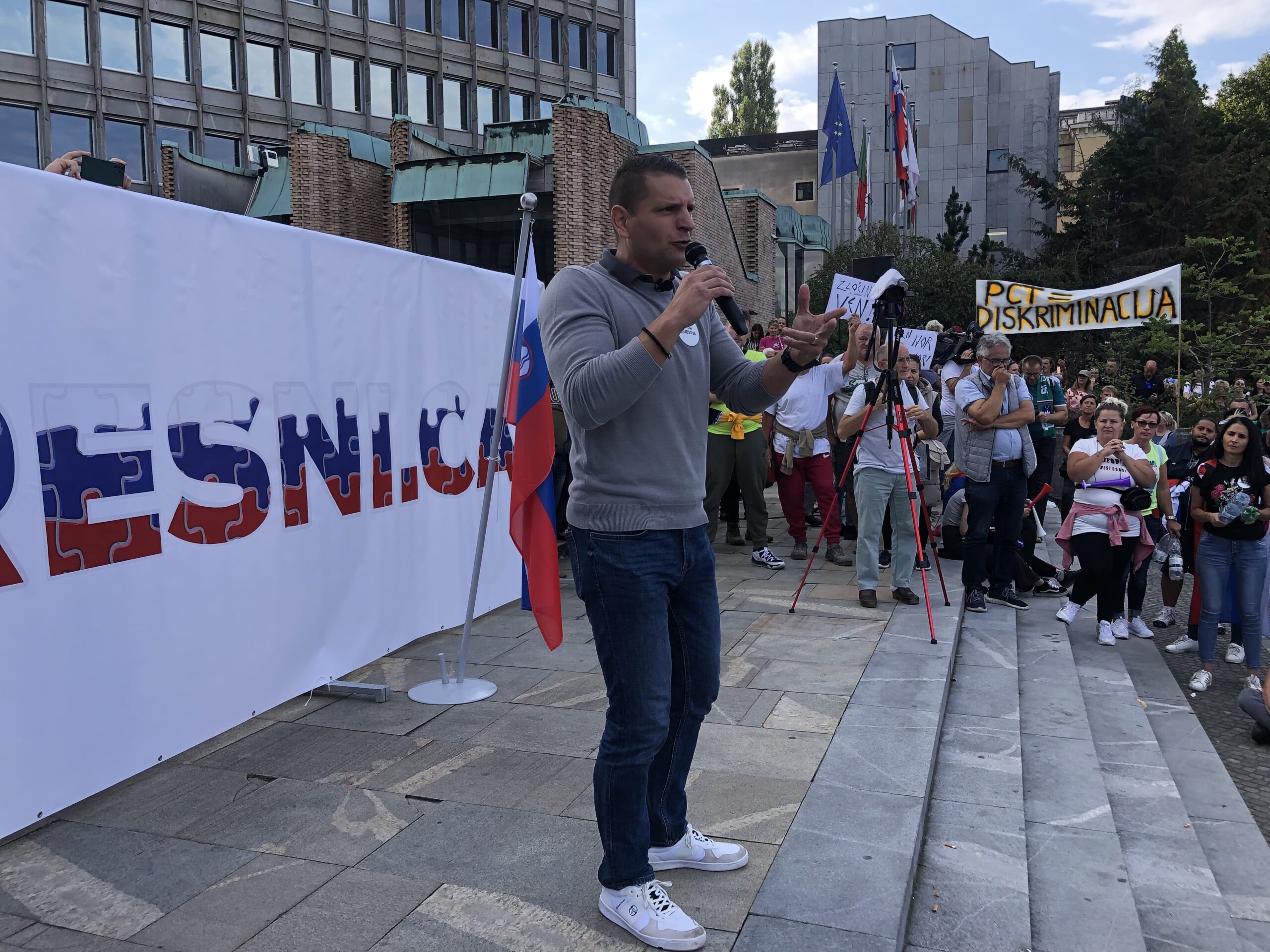 (VIDEO) Zoran Stevanović hoče Janezu Janši pokvariti najpomembnejši dohodek predsedovanja, saj bo očitno uresničil grožnjo z protesti in ponovno blokado prometa pred sredinim vrhom-EU Zahodni Balkan na Brdo pri Kranju