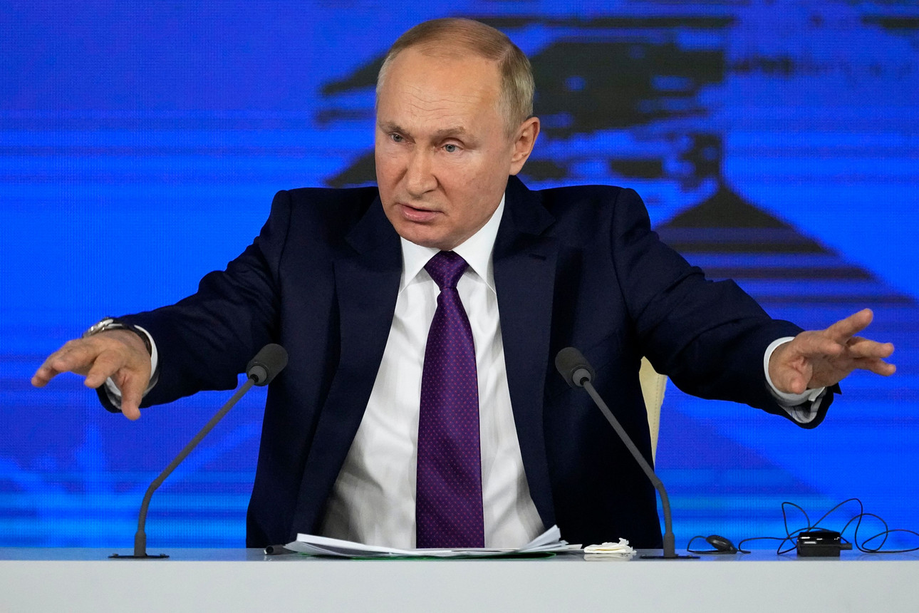 (VIDEO) Hladna vojna – Kakšen je končni cilj Vladimirja Putina proti kateremu se Zahod bori do “zadnje kaplje ukrajinske krvi”?
