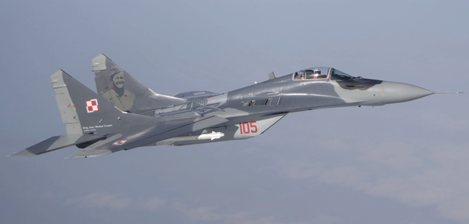 Poljska napovedala, da bo svoje MIG-e 29 brezplačno predala ameriški bazi Rammstein v Nemčiji – Pentagon zavrnil predlog poljskega obrambnega ministrstva z argumentacijo, da je preveč “tvegan in da ni vzdržen”