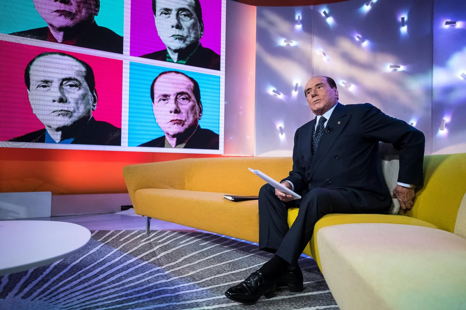 “Naj kdo pove vsevedi Jerajevi, da ima RAI prav tako naročnino in 13.000 zaposlenih. Berlusconi je lastnik največjih TV hiš in kljub temu niso strankarska trobila, temveč poročajo pošteno in objektivno”- Marko Bandelli v polemiki z Alenko Jeraj zaradi predloga o ukinitvi naročnine